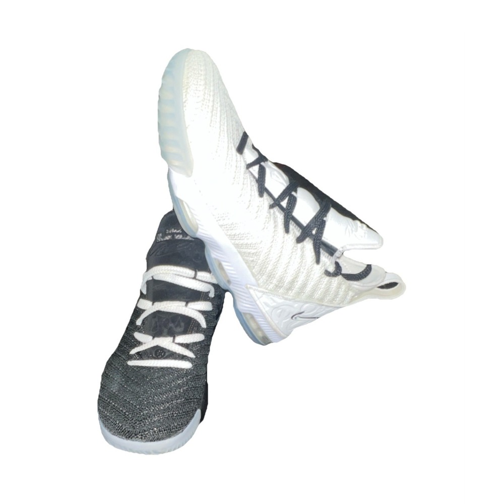 35/N10/Nike LeBron Boys Size‎ 6Y Black White High Top Basketball Sneakers